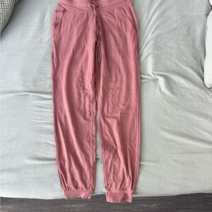 lululemon scuba rulu joggers size 6, dusty pink